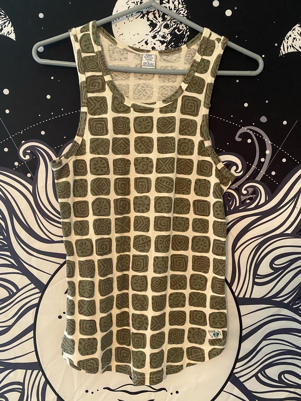Vintage 90’s Women’s GUESS Hippie Earthy Whimsical Green & White Tank Top